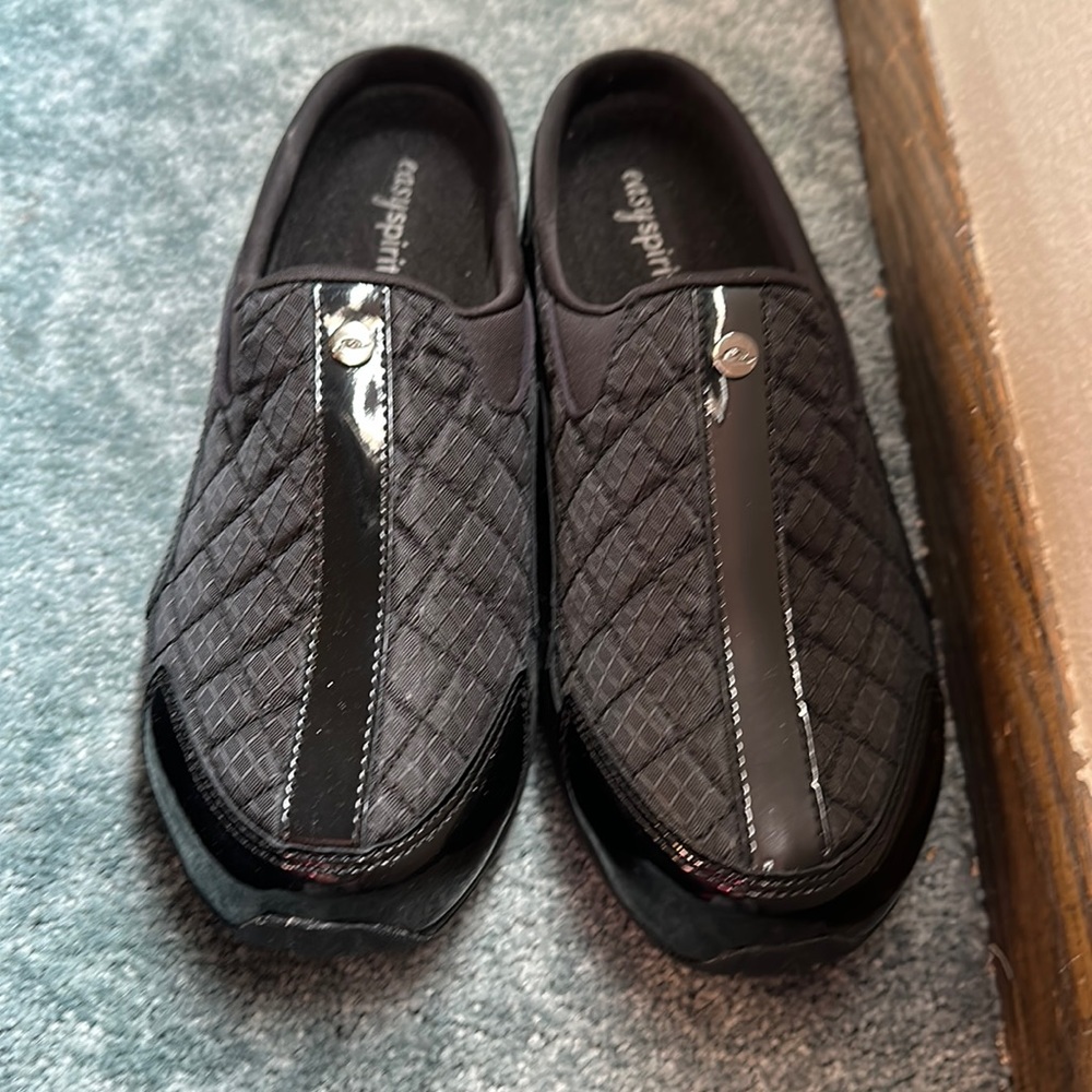 Women’s 9.5 Easy Spirit Shoes